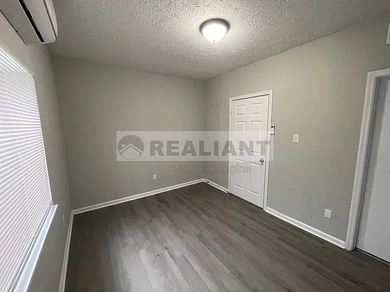 208 Lakeshore Dr #19 — Photo 8