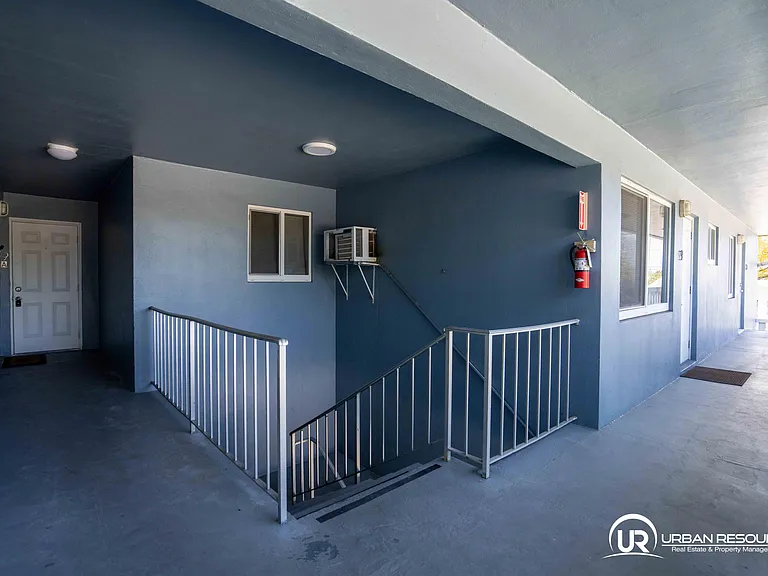 3049 NW 9th Ave #4 — Photo 15