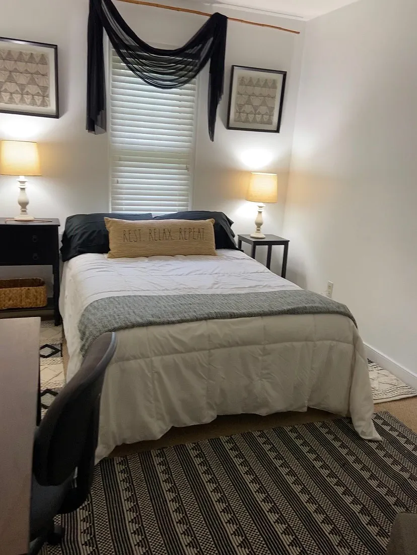 4 bed, 2032 sqft, $950 — Photo 1