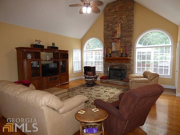 4th image of 57 Iron Horse Cir