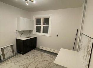 323 S 11th St #1, Newark, NJ 07103