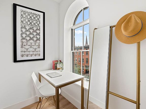 5th image of 88 Carroll St #5
