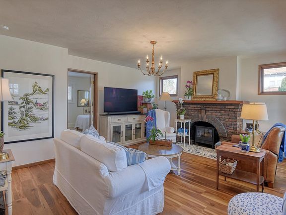 3rd image of 2304 W Mission Ave