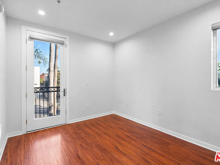 1401 S Saint Andrews Pl #201 — Photo 25