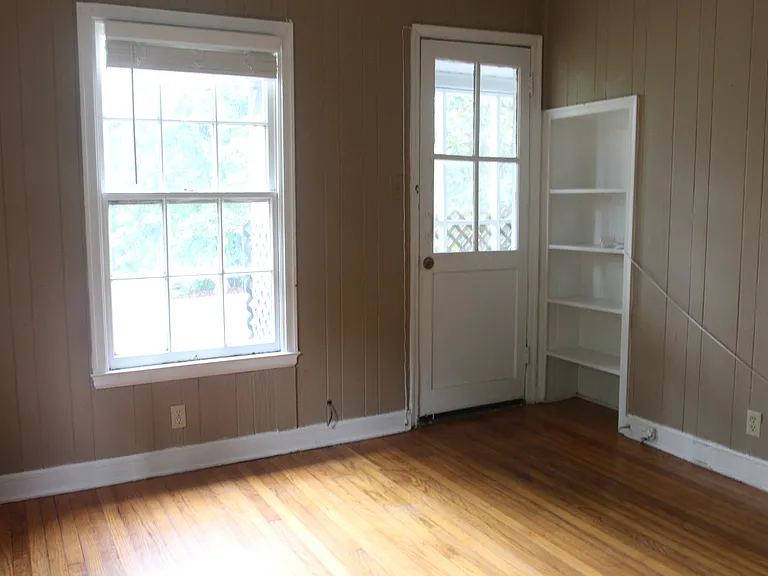 811 N Davis St — Photo 5