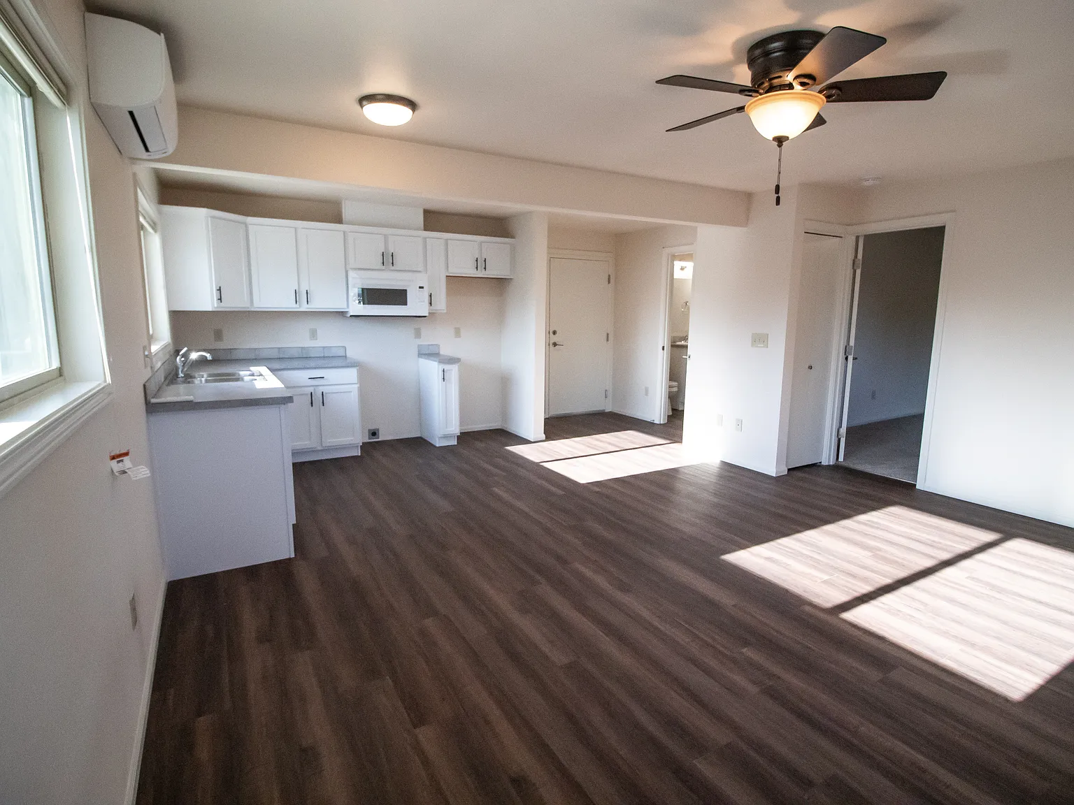1 bed, 1.0 bath, 570 sqft, $1,400 — Photo 1