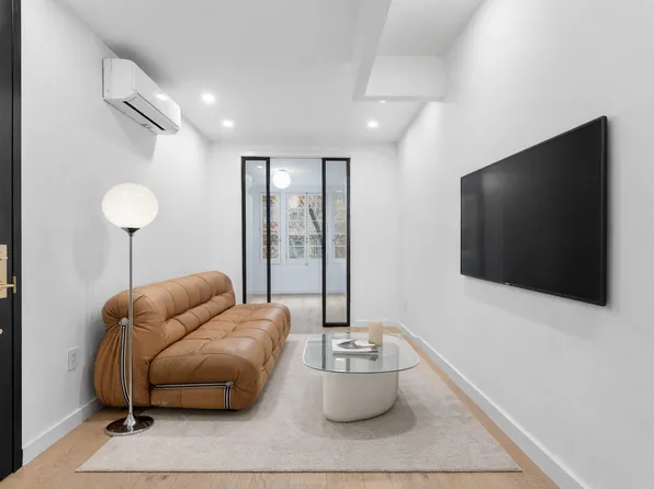 93 Hicks Street image 1 of 7