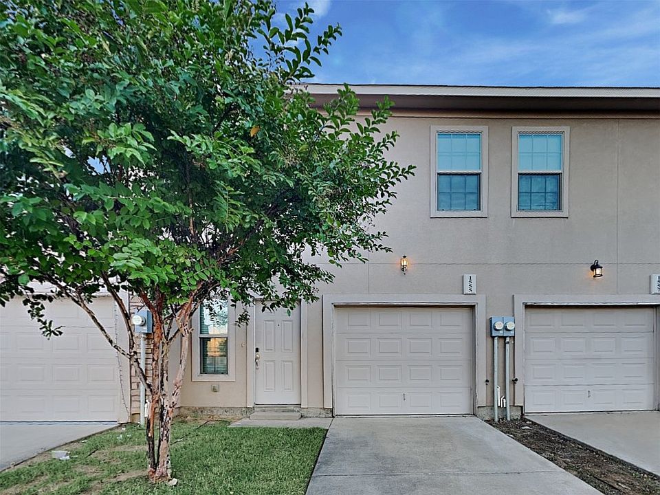 1st image of 1555 Cozy Dr