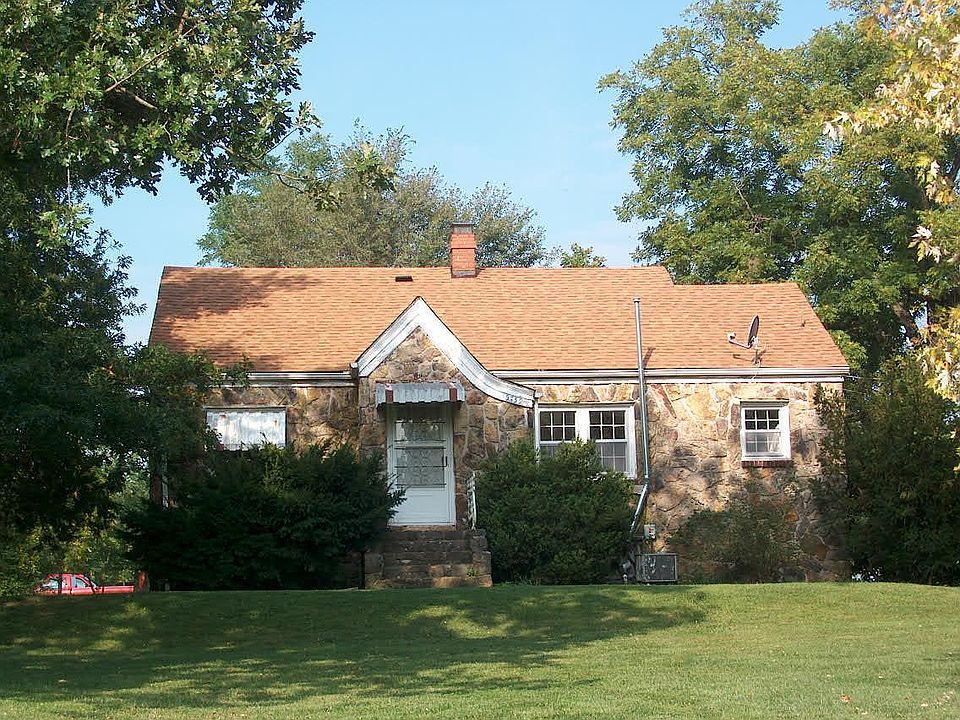 Front View - Stone Cottage