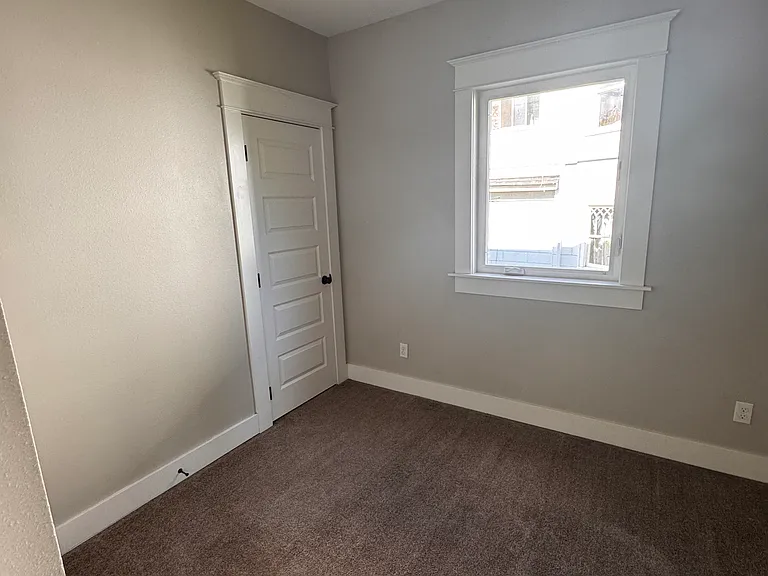 1035 SE 14th Ave #2 — Photo 13