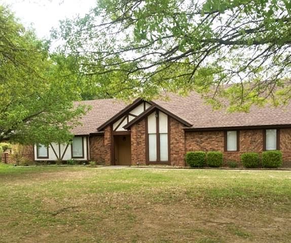 1st image of 4729 Lakeside Dr