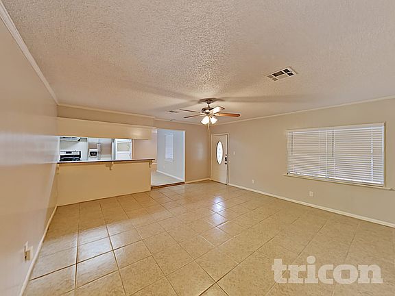 3rd image of 411 E Carby Rd