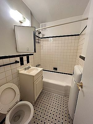 5th image of 75-12 Woodside Ave #2M