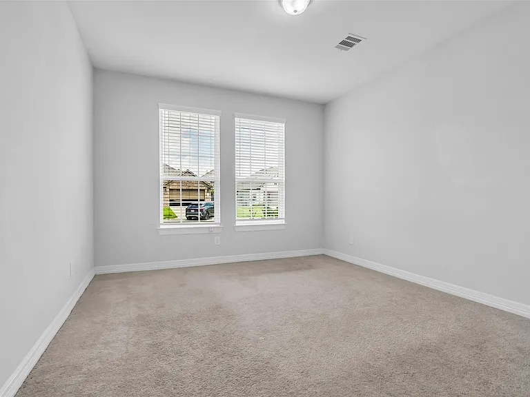 2115 Jitterbug Ln — Photo 13