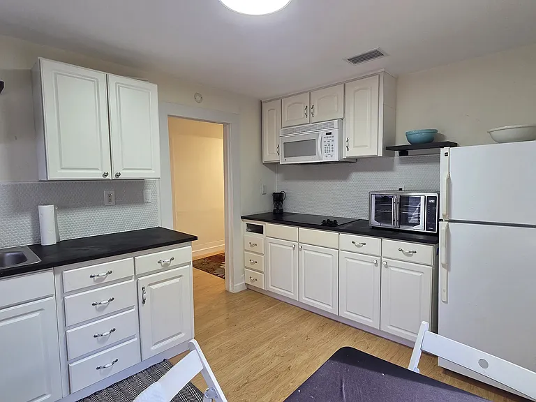 712 Downing St #B — Photo 2