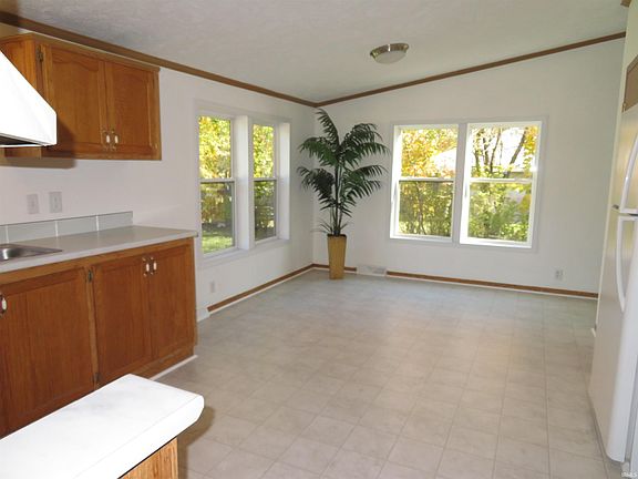 5th image of 2412 W Wilden Ave