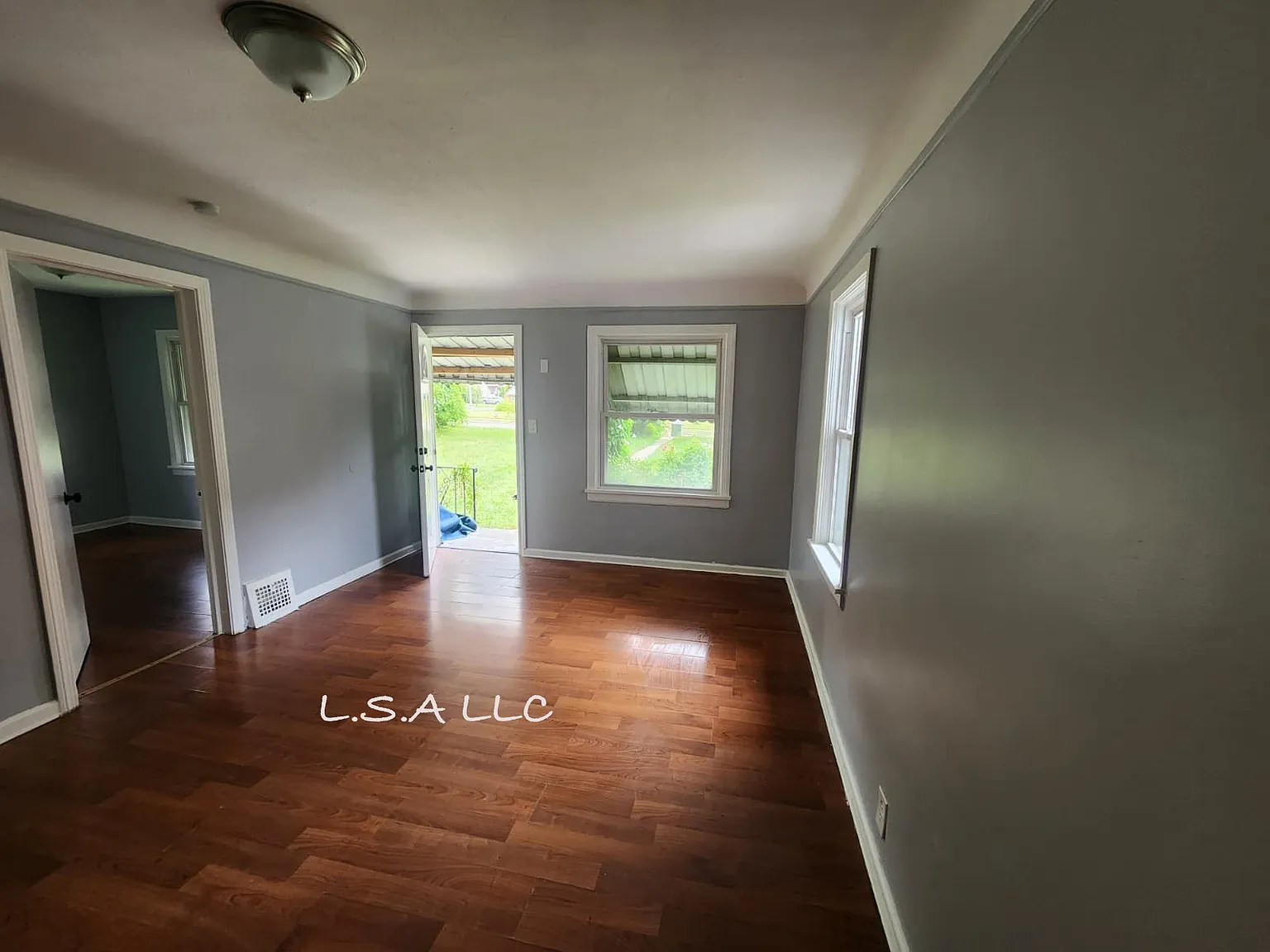 3 bed, 1.5 bath, 1890 sqft, $1,600 — Photo 3