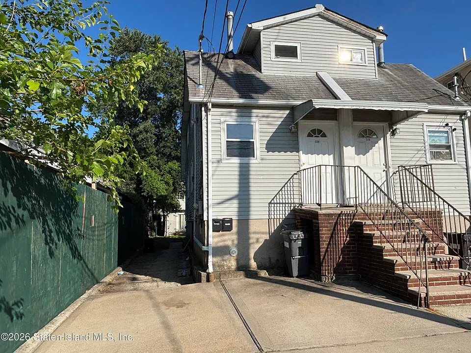 224 Freeborn St #R