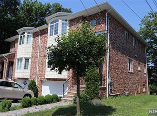 1513 13th St #1513, Fort Lee, NJ 07024