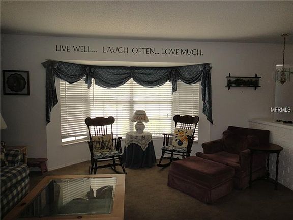 5th image of 405 Meadowlark Ln