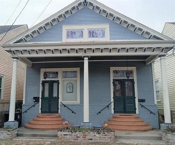 1008 Louisa St