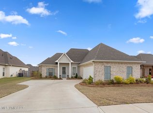 589 E Park St, Canton, MS 39046