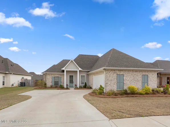 589 E Park St, Canton, MS 39046