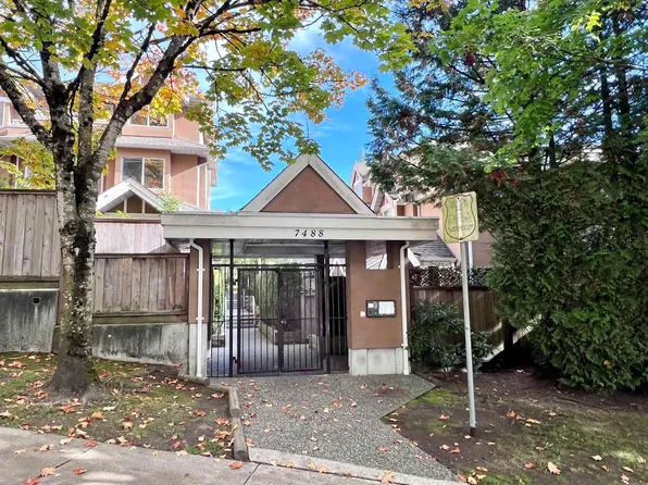 7488 Salisbury Ave #11, Burnaby, BC V5E 3A3