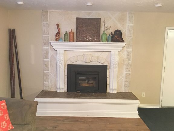 3rd image of 1059 Trotter Dr