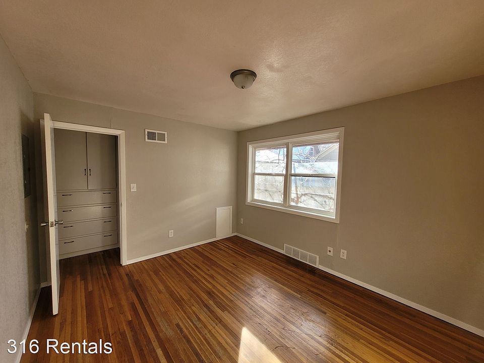 2nd image of 1506 N Waco Ave #C