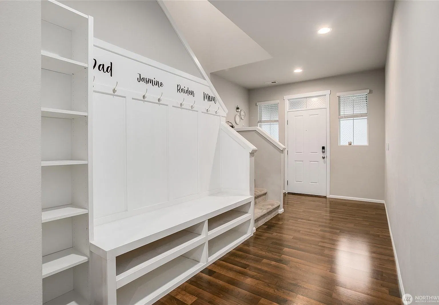 5 bed, 2566 sqft, $3,500 — Photo 2