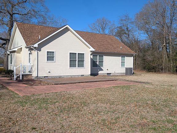 3rd image of 25450 Honeysuckle Dr