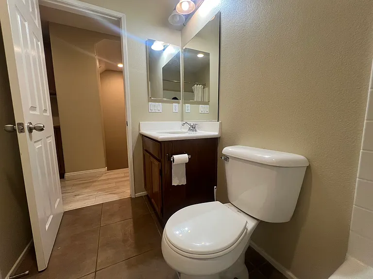 15907 Fountain Ln — Photo 14