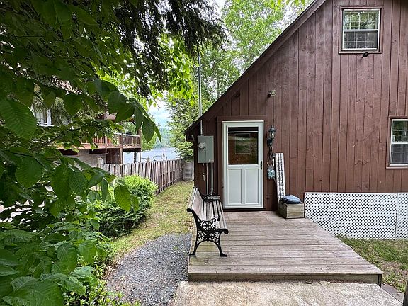 2nd image of 2167 Valley Road