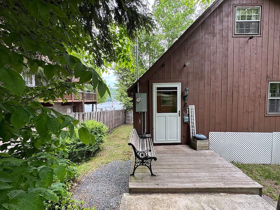 1st image of 2167 Valley Road
