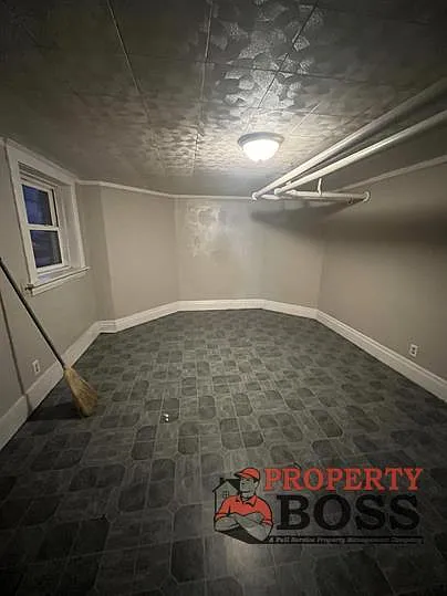 4515 Magoun Ave — Photo 5
