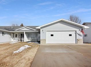 1008 34th Ave SW, Minot, ND 58701