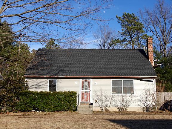 Newly renovated home on a quiet street!