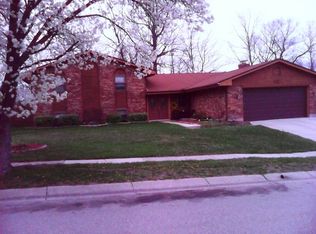 2137 Sherwood Forest Dr, Miamisburg, OH 45342