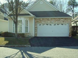 540 Leisure Dr, Ridge, NY 11961