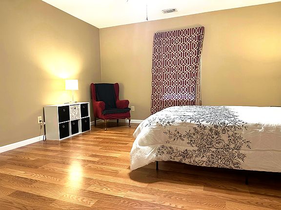 3rd image of 1929 Idlewood Dr #1