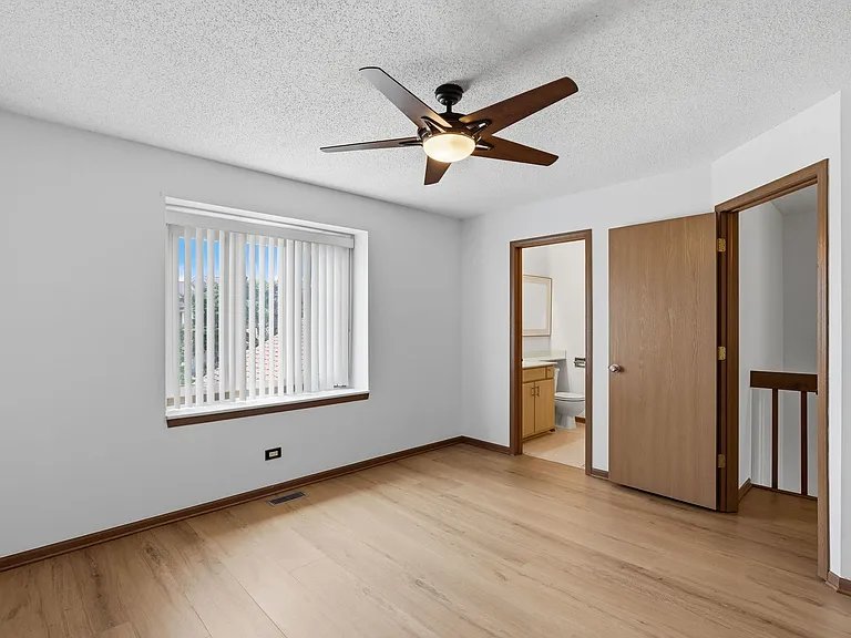 341 Redwing Dr — Photo 17