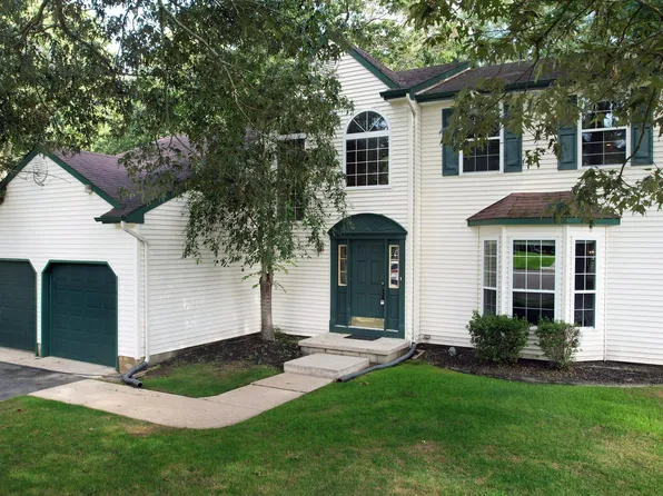 33 Sturbridge Ct, Egg Harbor Township, NJ 08234