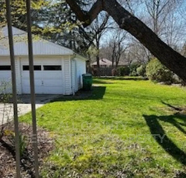 6558 Lawnwood Ave — Photo 3