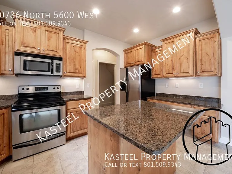 10786 N 5600 W — Photo 4