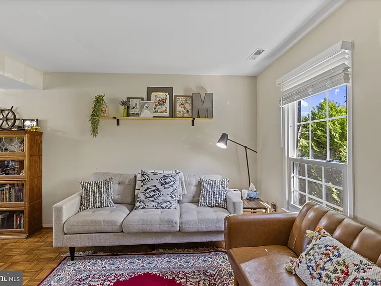 1435 Crofton Pkwy — Photo 7