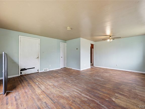3rd image of 168 Hawthorne Ave