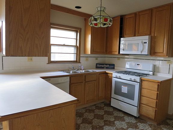 3rd image of 1639 N 75th Ave