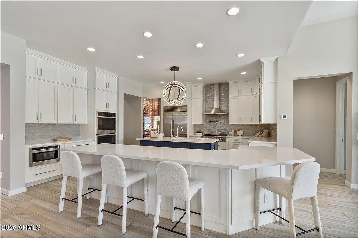 3 bed, 3.5 bath, 2985 sqft, $12,000 — Photo 3