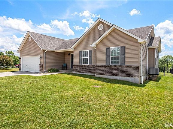 2nd image of 100 Brooks Farm Ct